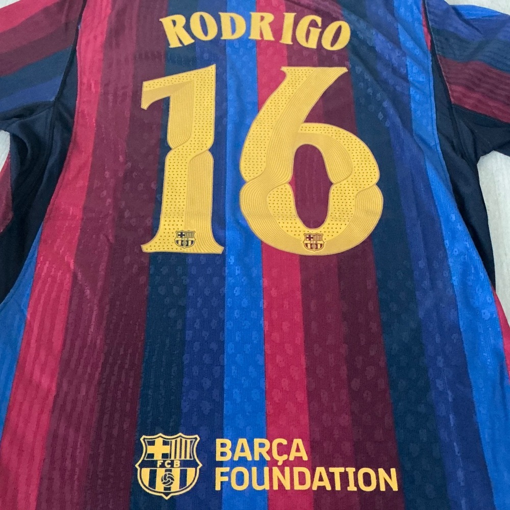 FC Barcelona Rodrigo #16 Nike jersey with Champions League - XL - Picture 10 of 10